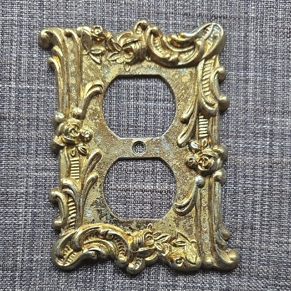 Vintage 60s Raised Ornate Flower Outlet Switch Cover Plate From Charm N Style